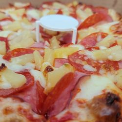 Franco's Pizza - Small Pizza (pepperoni, ham and pineapple)