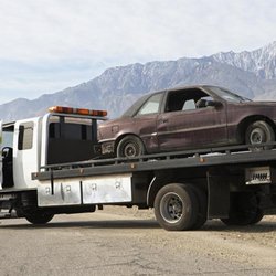 Star Towing Oak Lawn - Flatbed truck. Ideal for ling distance tow of junk cars