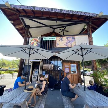 Acai Hawaii - 2 picnic tables - Acai Bowls Near Me - Kailua-Kona, Hawaii
