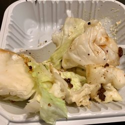 Ono Hawaiian BBQ - Huge chunks of cabbage for rabbits' consumption. Quite inedible for humans