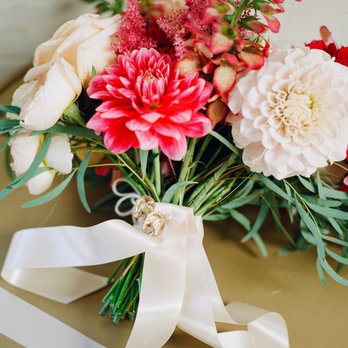 Aimee Lomeli Designs - Bride's bouquet with her late father's cufflinks hidden in the ribbon. - Floral Designers Near Me Aimee Lomeli Designs - Bride's bouquet with her late father's cufflinks hidden in the ribbon. - Floral Designers Near Me