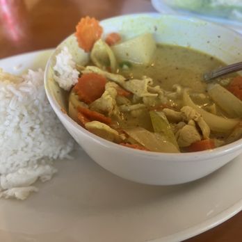 Noodles Noodles - Yellow curry spicy level 5 - Thai Near Me - San Diego, California Noodles Noodles - Yellow curry spicy level 5 - Thai Near Me - San Diego, California
