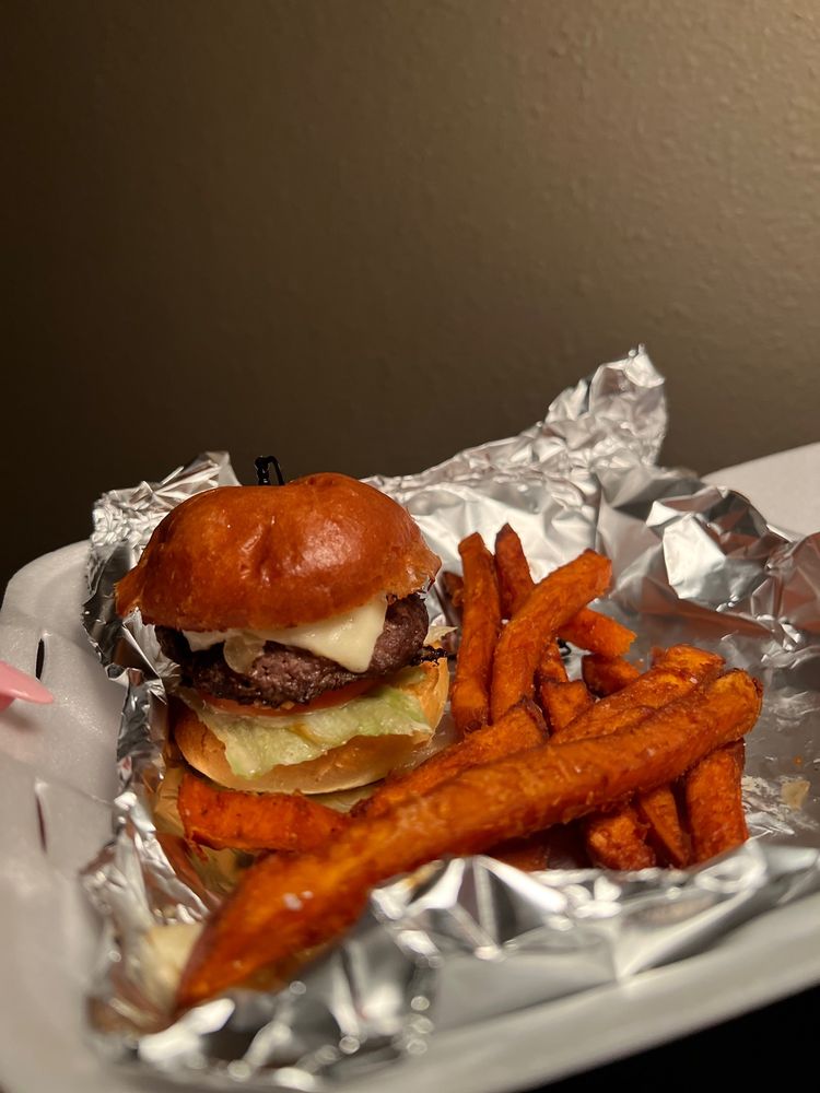 Joe’s Place - Photo 3