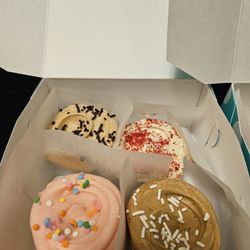 SusieCakes - Pasadena - SusieCakes Cupcakes Assorted