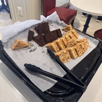 Dog Tag Bakery - Complimentary - Bakeries Near Me - Washington, DC, District of Columbia