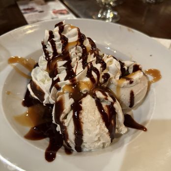 Brack's Grille & Tap - brownie sundae - Sports Bars Near Me - Taunton, Massachusetts