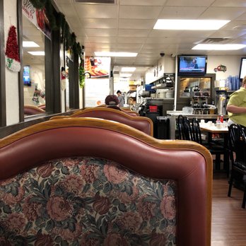 Springfield Family Restaurant - Dining room - Breakfast & Brunch Near Me - Springfield, Missouri Springfield Family Restaurant - Dining room - Breakfast & Brunch Near Me - Springfield, Missouri