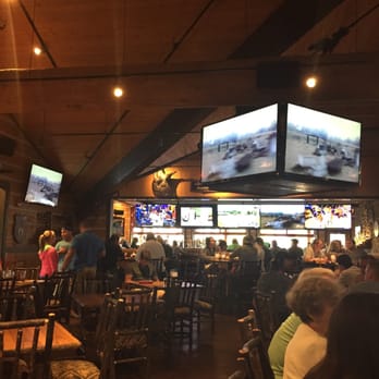 Twin Peaks - Sports Bars Near Me - Indianapolis, Indiana