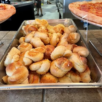 Colonna's Pizza & Pasta - Garlic Bread - Pizza Near Me - Centennial, Colorado