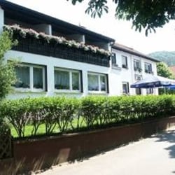 Gasthof Persau - Außenansicht des Gasthauses Persau in Püttlach.