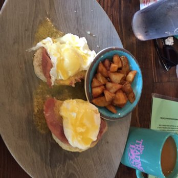 The Trading Post - Southern Benedict - 5/5 really nicely done. Buscuit, ham, poached egg, hollandaise, side of potatoes. Nicely done! - Southern Near Me - Emerald Isle, North Carolina