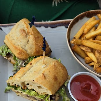 The Barrel House - Mushroom sandwich and fries. - Pubs Near Me - Windsor, Ontario
