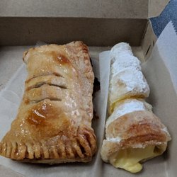 Giovannis Pizza & Bakery - Left: guava and cheese. Right: tornillo (filled with Bavarian cream).