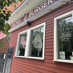 The Bronx Burger House - Front of establishment