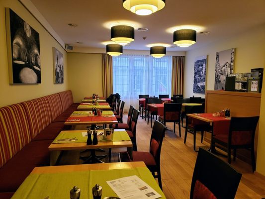 Hotel Bahnhof by null