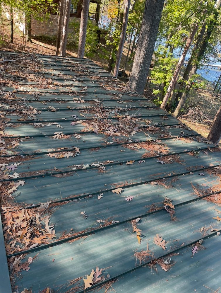 Slide of Clark’s Auto Detailing