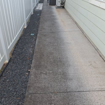 Revive Painting - Sidewalk before pressure wash. - Painters Near Me - Waipahu, Hawaii Revive Painting - Sidewalk before pressure wash. - Painters Near Me - Waipahu, Hawaii