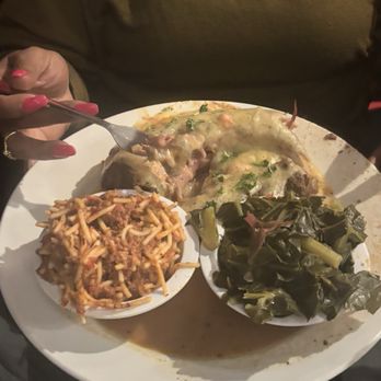 Jordyn's Soul Cafe - Smothered turkey necks with greens and spaghetti 6/10. Average, greens a bit bland - Comfort Food Near Me - Houston, Texas