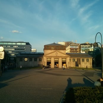 Wittenbergplatz - Blick zur Mitte des Platzes - Public Art Near Me