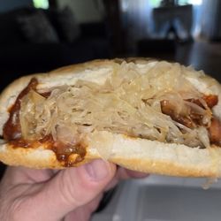 Jib Jab Hot Dog - Ordered dog with Cheese & Kraut. Got dog with Chili & Kraut.
