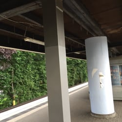 S-Bahnhof Elbgaustraße - Die Hässlichkeit dieses Bahnsteiges toppt höchstens der Bahnhof Altona