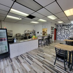 Woods Deli - Interior