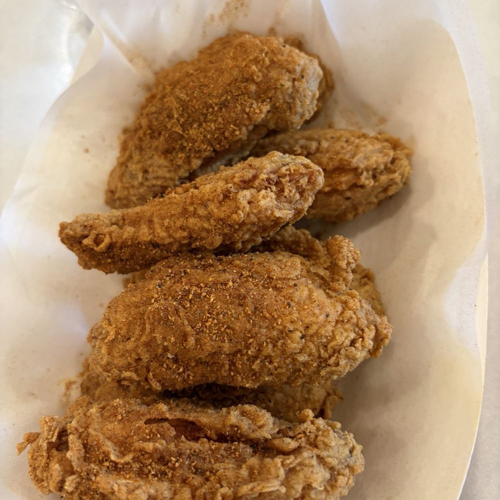 Bubbas Crab House - Crisply chicken wings with dry rub spice - Cajun/Creole Near Me - Rowland Heights, California