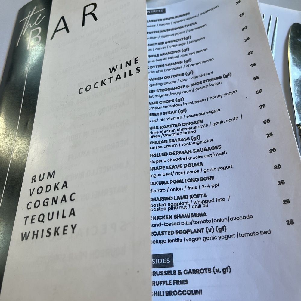 ViaSelfie Fusion Kitchen - Cocktail Bars Near Me - Burbank, California ViaSelfie Fusion Kitchen - Cocktail Bars Near Me - Burbank, California
