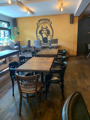 Microbrasserie Pit Caribou - Pub Montréal by null