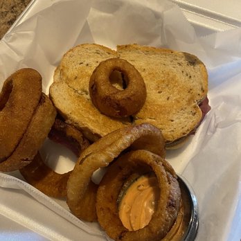 Kozmo's Grille - Rubin with onion rings - American Near Me - Massilon, Ohio