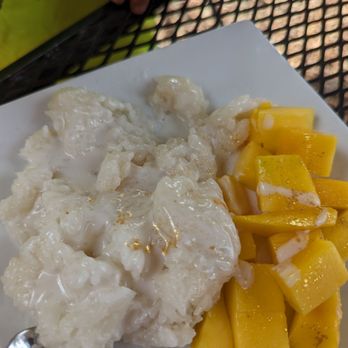 Thai Bella - Mango sticky rice. With gold flakes!! - Thai Near Me - Moab, Utah Thai Bella - Mango sticky rice. With gold flakes!! - Thai Near Me - Moab, Utah