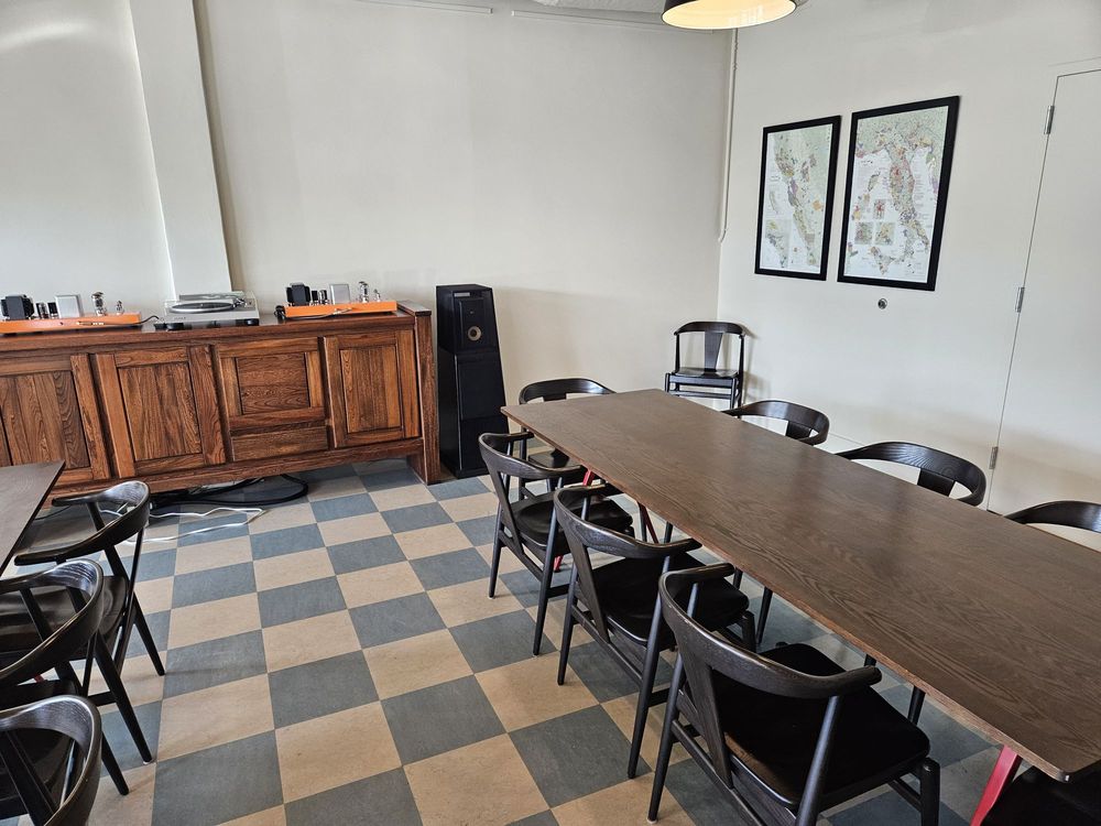 Silhouette Coffee Logo