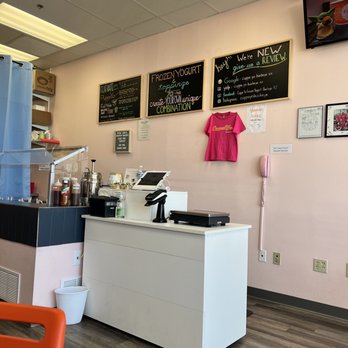 Cuppa Yo Frozen Yogurt - the counter and menus - Ice Cream & Frozen Yogurt Near Me - Buckeye, Arizona Cuppa Yo Frozen Yogurt - the counter and menus - Ice Cream & Frozen Yogurt Near Me - Buckeye, Arizona