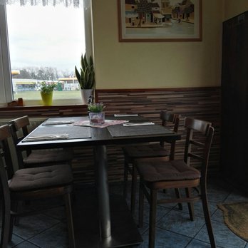 Asia Point - Einer der Tische - Chinese Near Me - Lehre, NI Asia Point - Einer der Tische - Chinese Near Me - Lehre, NI