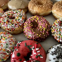 D K's Donuts - Sprinkled assortment