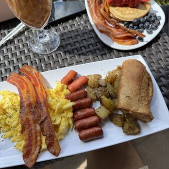 Macondo Coffee Kendall - Coffee & Tea Near Me - Miami, Florida