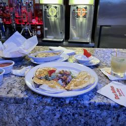 Dos Salsas - Georgetown - 1 person lol