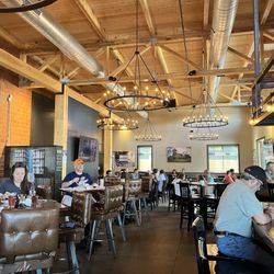 Blackhorse Pub & Brewery - Alcoa - Inside dining