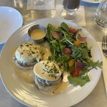 et al. - Ahi Confit Cake Benedict - Breakfast & Brunch Near Me - Honolulu, Hawaii