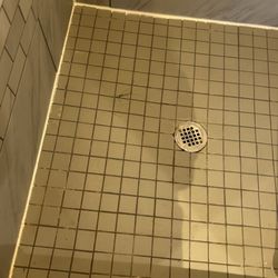 Hot Yoga Markham - Dirty showers
