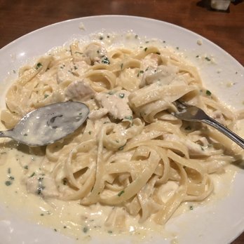 Quatro's - Chicken Alfredo - Italian Near Me - Monroe, Michigan