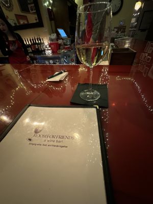 Room for Friends ... a wine bar! by null