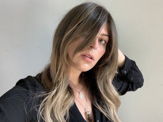 The Blonde Co by null