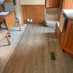 Crossroads RV Mobile - Floor plank install