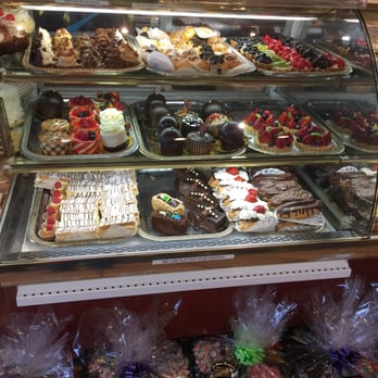 Dortoni Bakery - Bakeries Near Me - Port Jefferson, New York