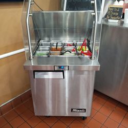 Algoberto's Taco Shop - The salsa bar.