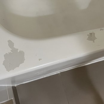 Four Points by Sheraton Pleasanton - Chipped paint all over the tub and shower - Hotels Near Me - Pleasanton, California Four Points by Sheraton Pleasanton - Chipped paint all over the tub and shower - Hotels Near Me - Pleasanton, California