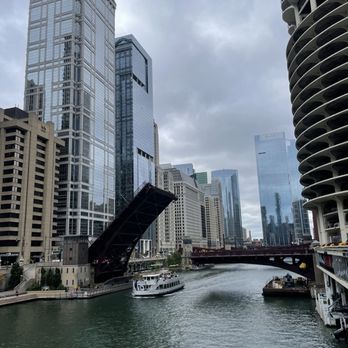 Wabash Avenue Bridge - Landmarks & Historical Buildings Near Me - Chicago, Illinois Wabash Avenue Bridge - Landmarks & Historical Buildings Near Me - Chicago, Illinois