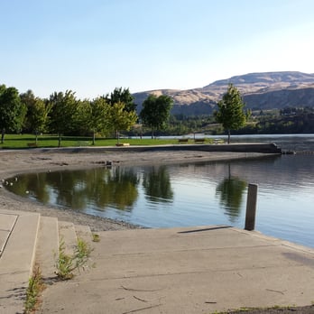 Wenatchee Confluence State Park - The sandy beach and swimming area on the Columbia River - Parks Near Me - Wenatchee, Washington Wenatchee Confluence State Park - The sandy beach and swimming area on the Columbia River - Parks Near Me - Wenatchee, Washington