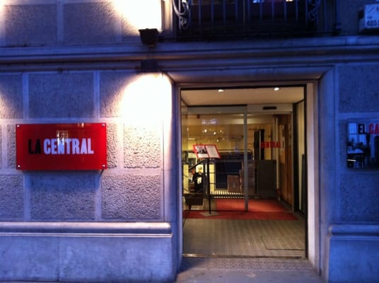 Llibreria la Central by null